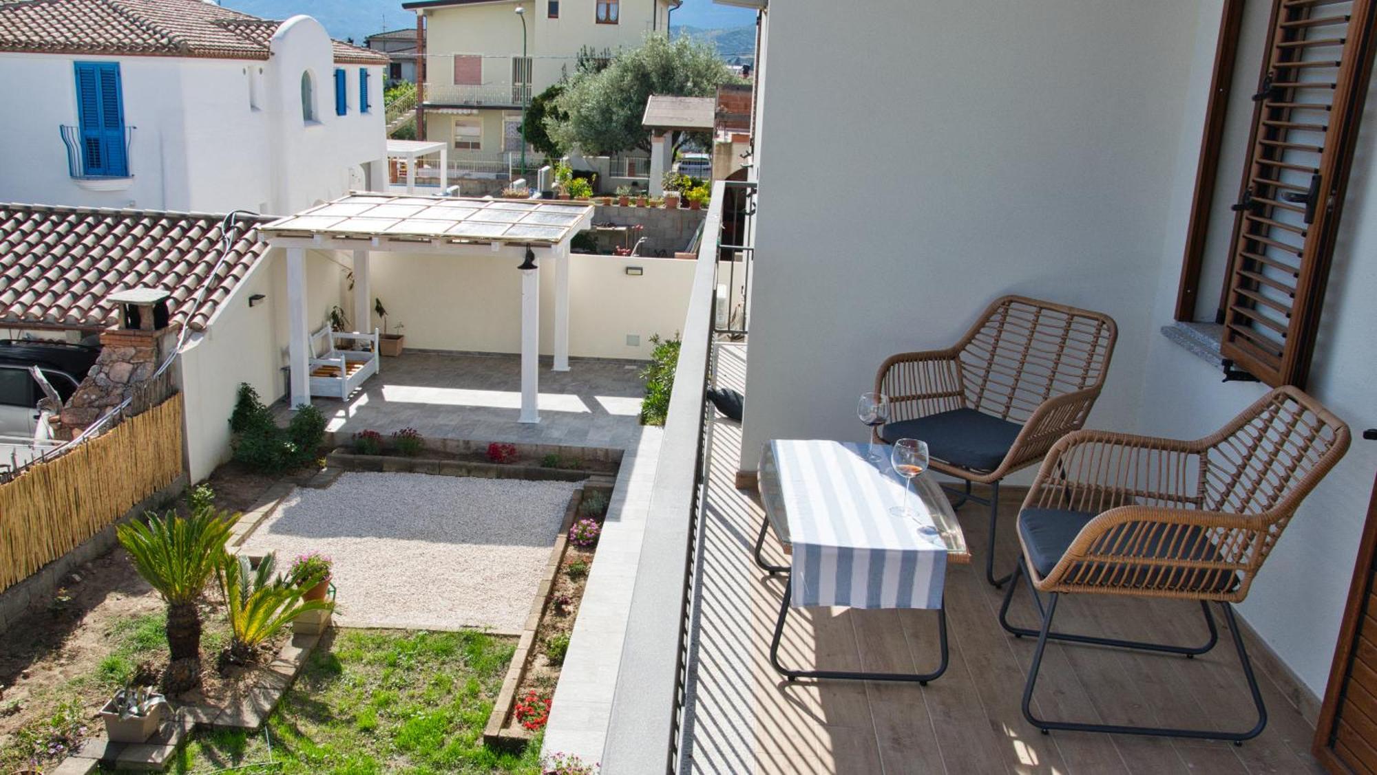Hotel Dommu Livia Lotzorai Exterior foto