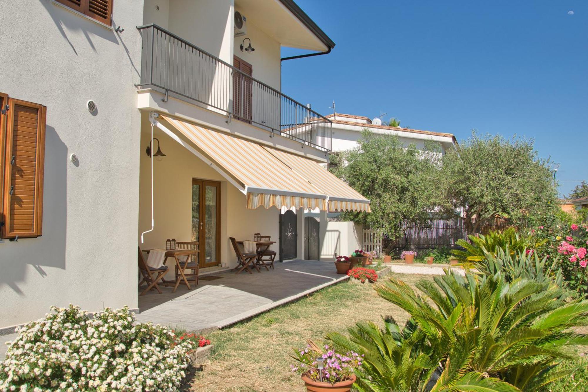 Hotel Dommu Livia Lotzorai Zimmer foto
